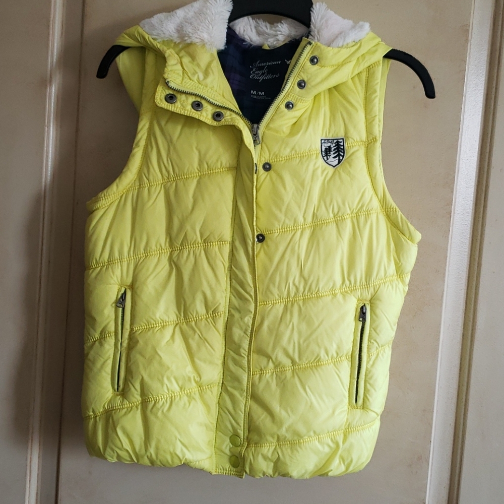 American Eagle puffer vest